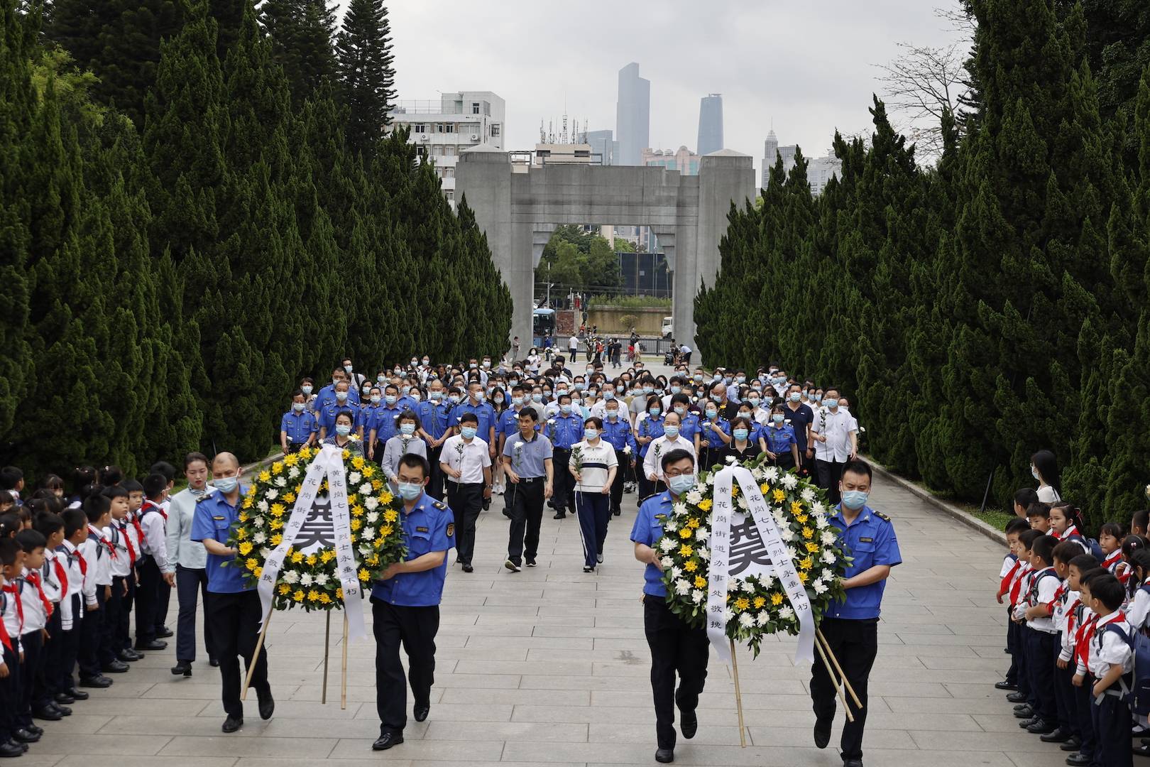 家门口的红色学堂黄花岗公园举行纪念七十二烈士殉难110周年祭扫活动