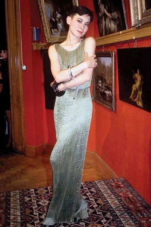 她取了个中国名字从此纵横西方名流艺术圈30年