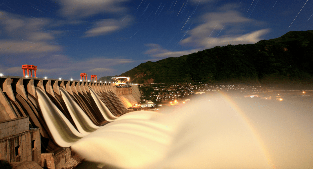 寻游通化十四云峰湖旅游景区