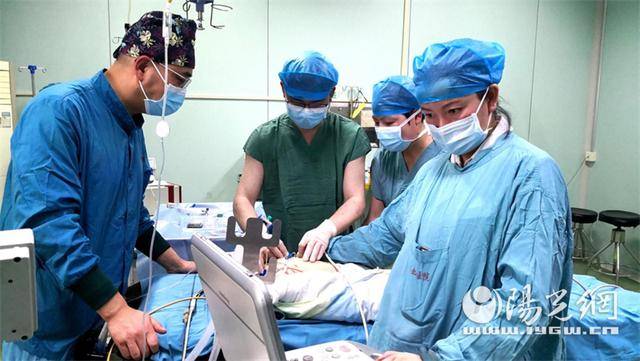 咸阳彩虹医院成功实施超声引导下心包穿刺置管引流术