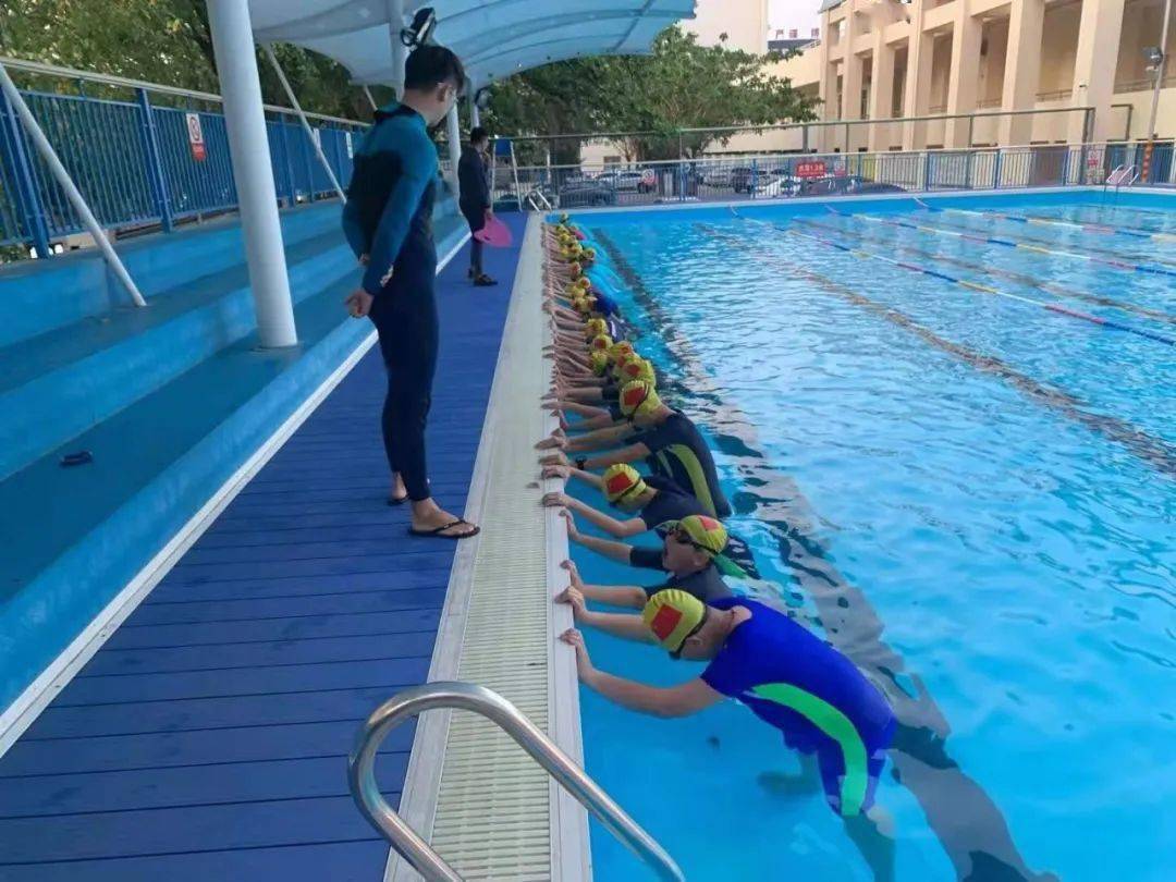 海南省中小学生游泳大培训,培训区域全省各市县中小学校,校内游泳池.