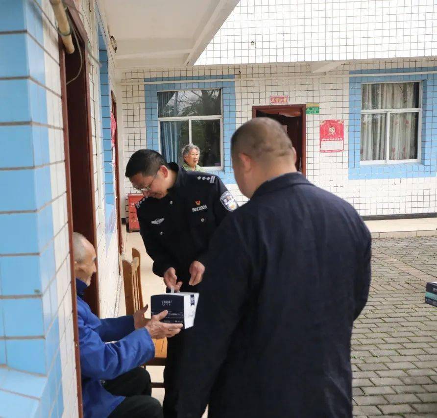 垫江监狱,渝都监狱开展"我为群众办实事"活动