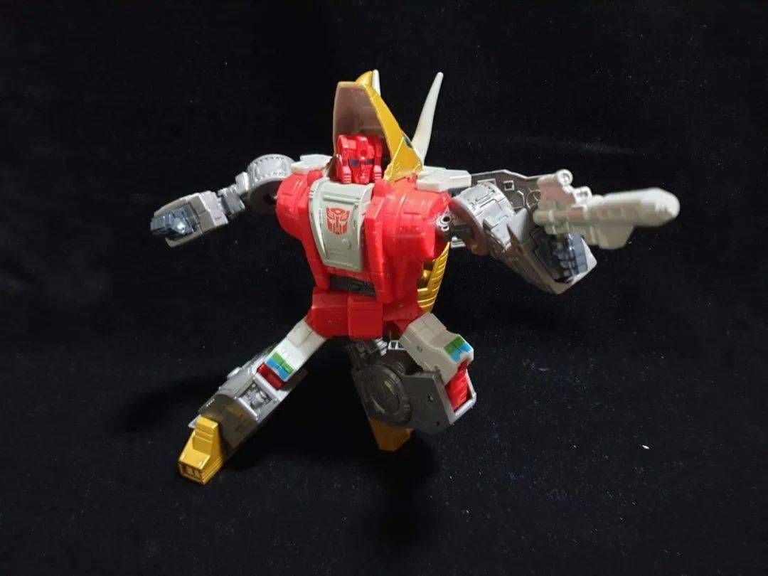 变形金刚爱好者autobot burnout刚刚分享了多张疑似为ss86系列l级铁渣