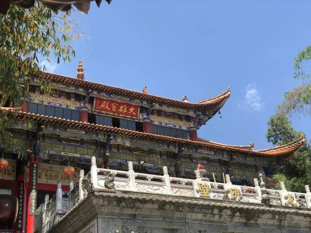 岩泉风景区为3a景区,以岩涌山泉而得名.