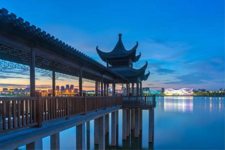 春游江淮请您来丨一城山水半城诗意遇见夜色宛陵湖