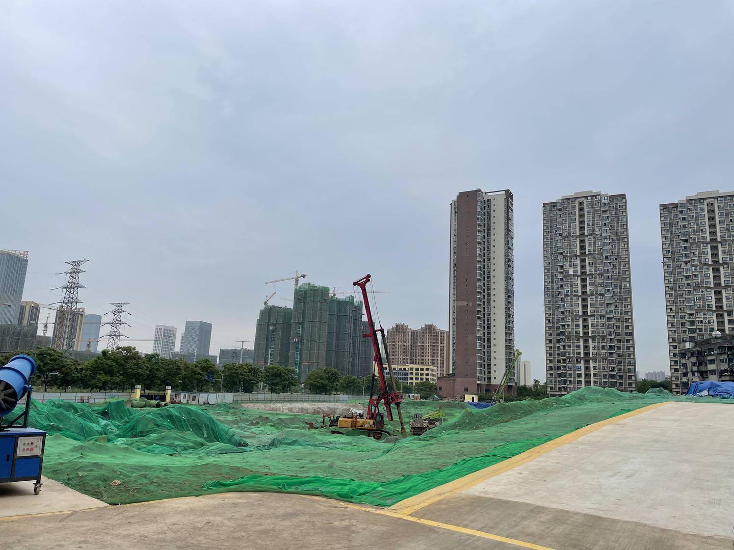 成都东大路沙河堡片区在修攀成钢中学实地探访来了