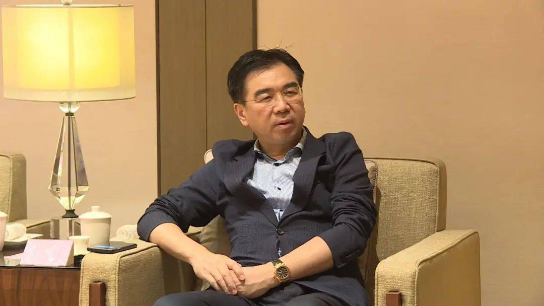 州委州政府领导会见胡润百富及华祥苑茶业公司客人