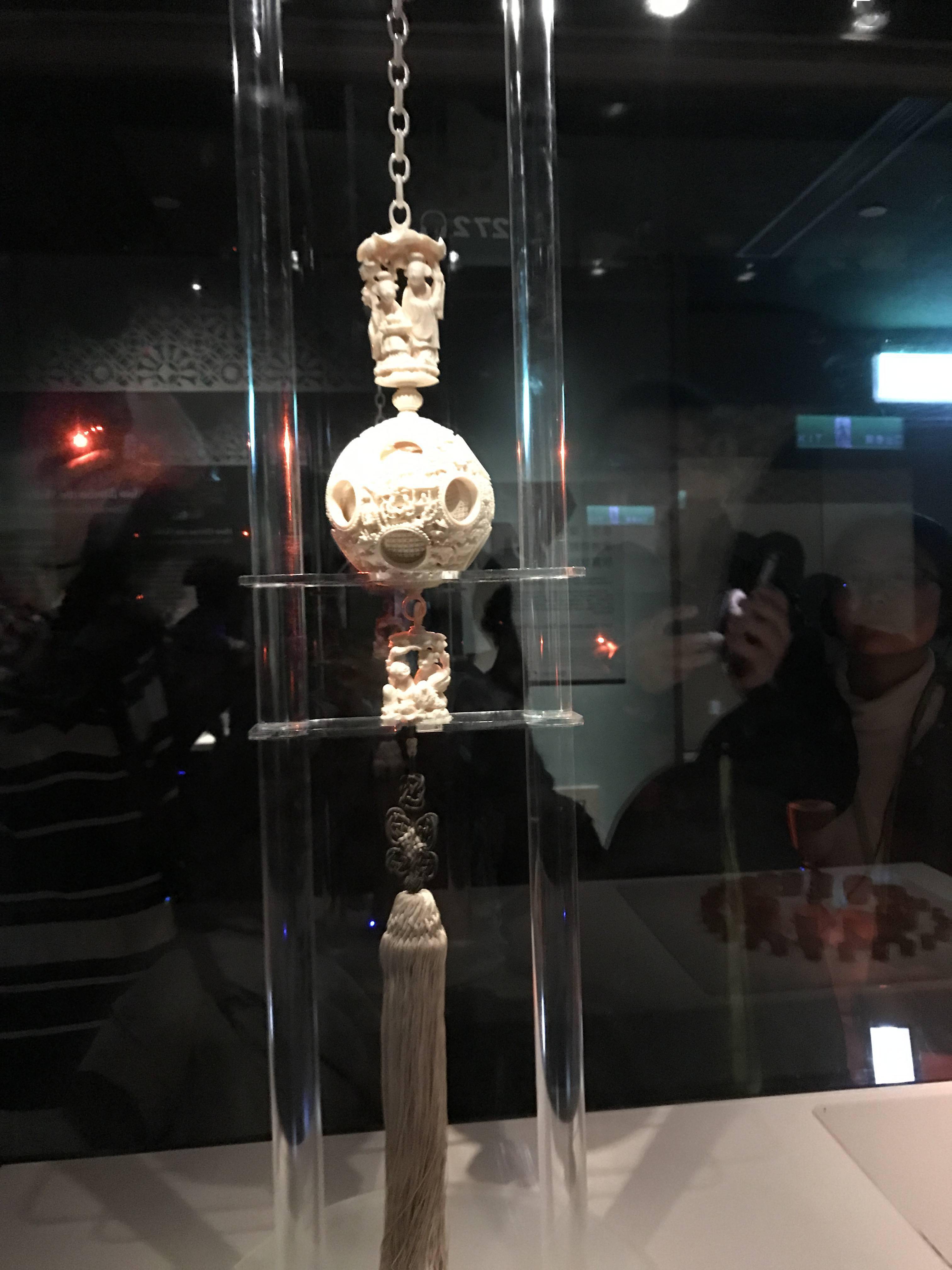 这件宝贝曾经是乾隆皇帝最喜欢的玩具之一,独一无二,价值连城.