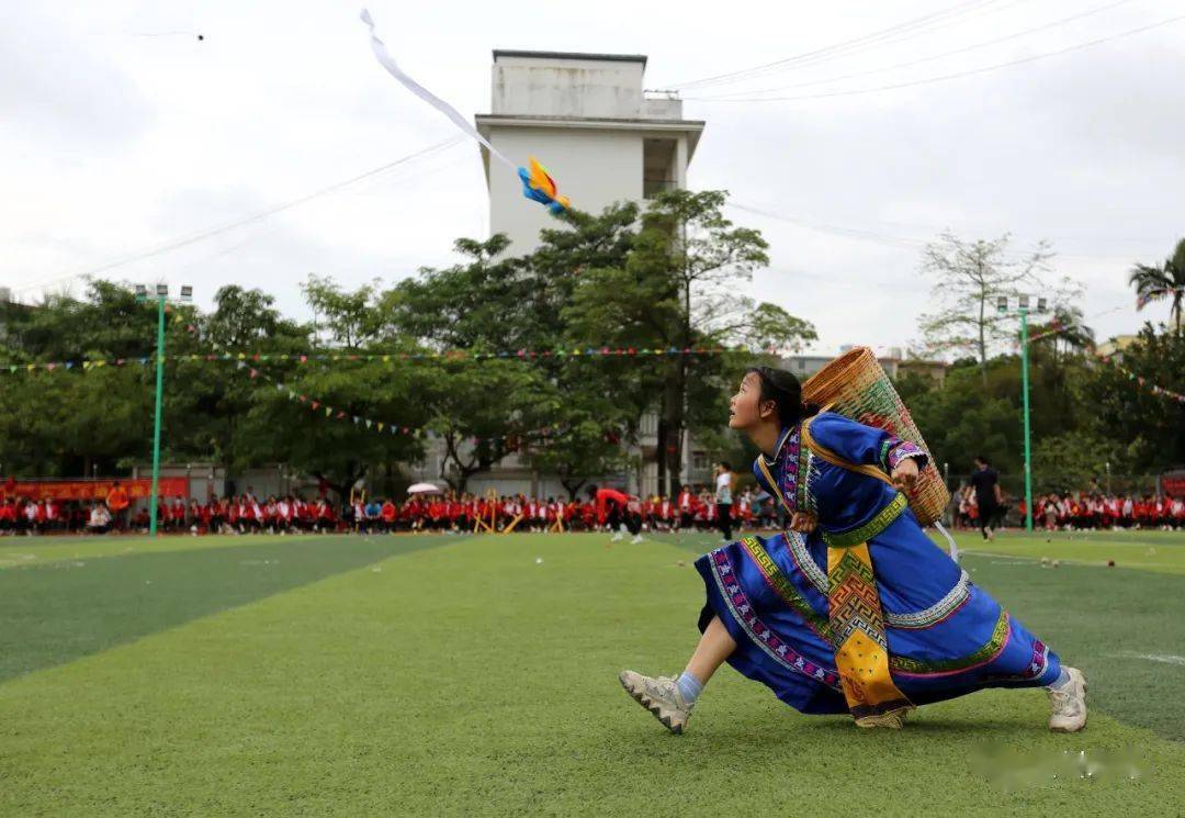 民族学校这样过三月三