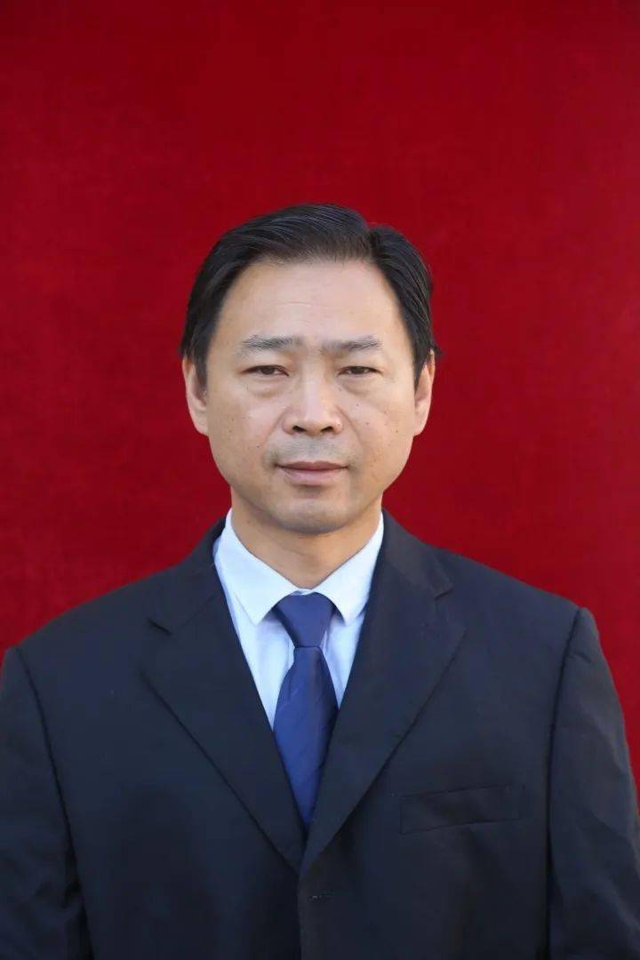 书记开讲微党课 | 尤溪镇中心校张敏志:《幸福绝不是天地鬼神赐给的》