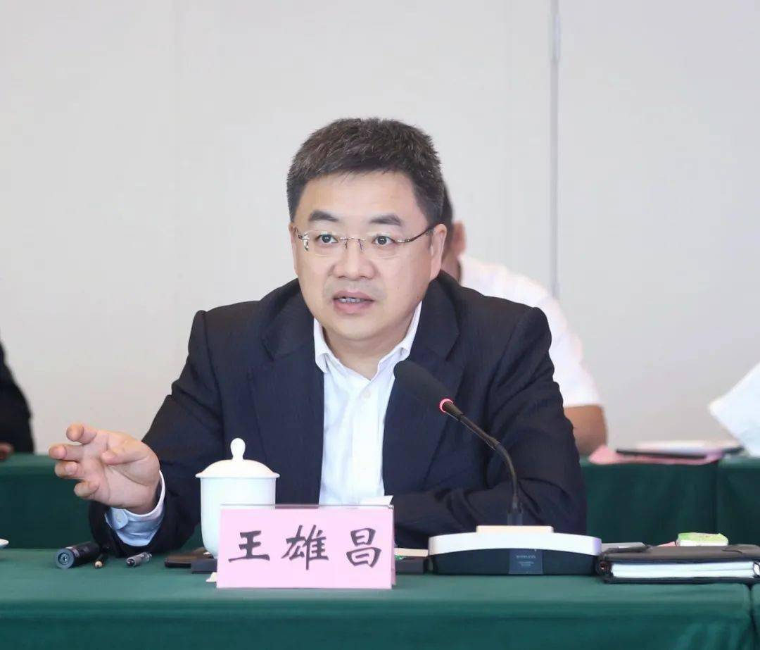 高端制造业企业家一行到钦州港片区考察洽谈