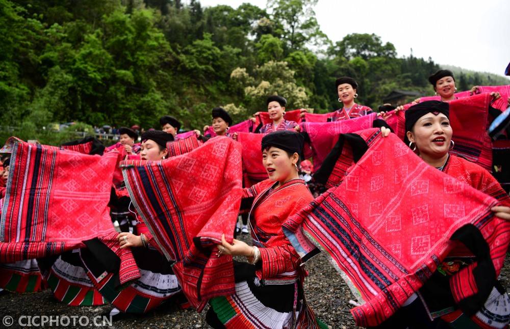 广西龙胜举办瑶族"长发节"
