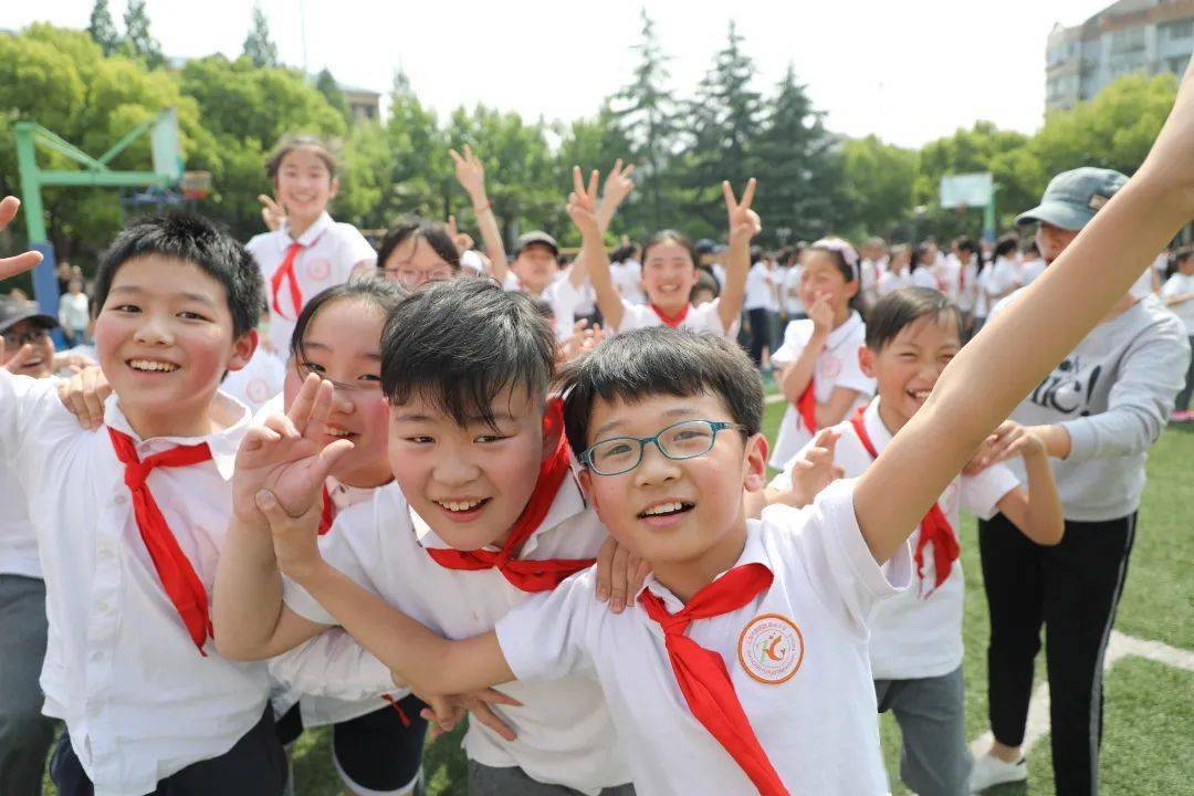 长三角四地教育联盟校歌联展9唱响校歌给党听上海市普陀区真光小学