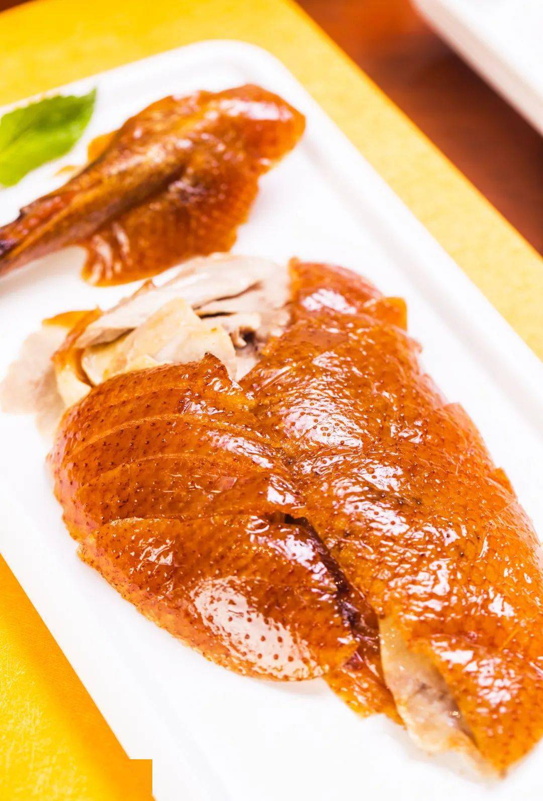 妈呀无数汕头人跑到长平路这里就为了这只油光闪闪的鸭