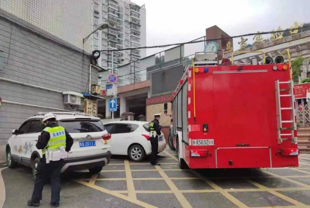 重点整治机动车辆违法占用消防通道及电动车随意停放占用公共停车位等