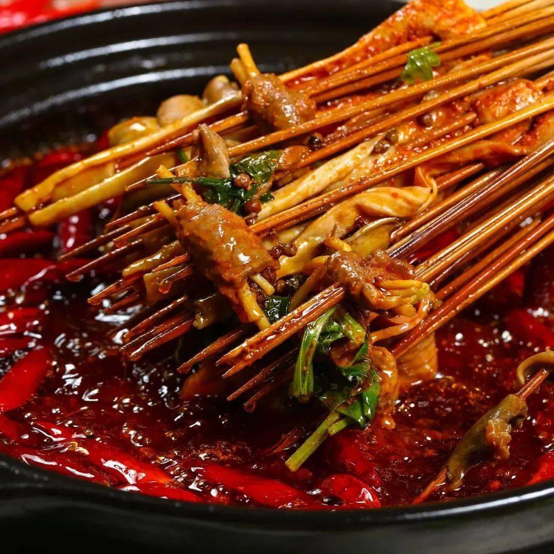 风靡全国的牛串门低至599元抢超值串串香套餐鸳鸯锅底88根串饮品一场