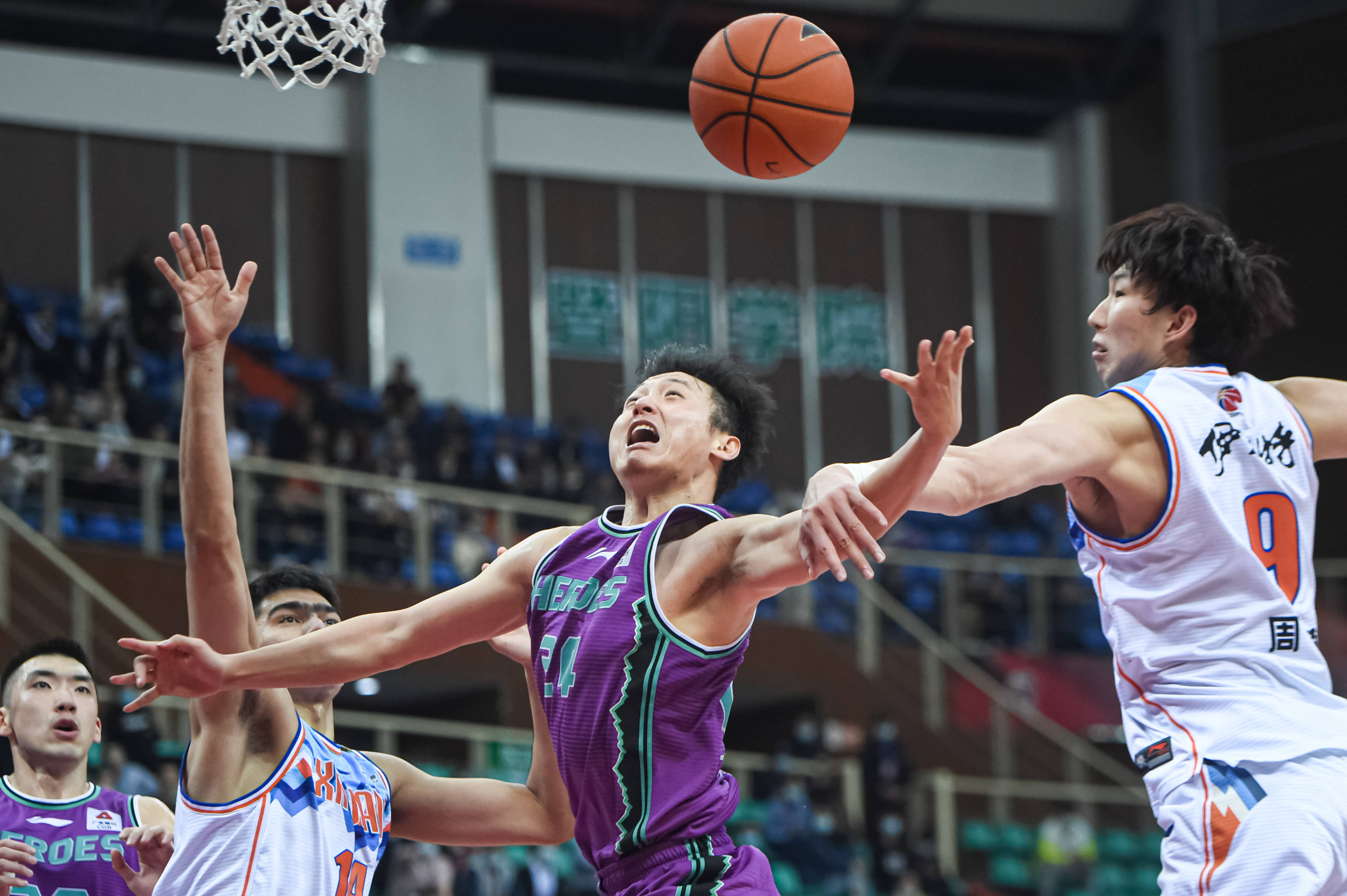 篮球cba季后赛山东西王晋级四强