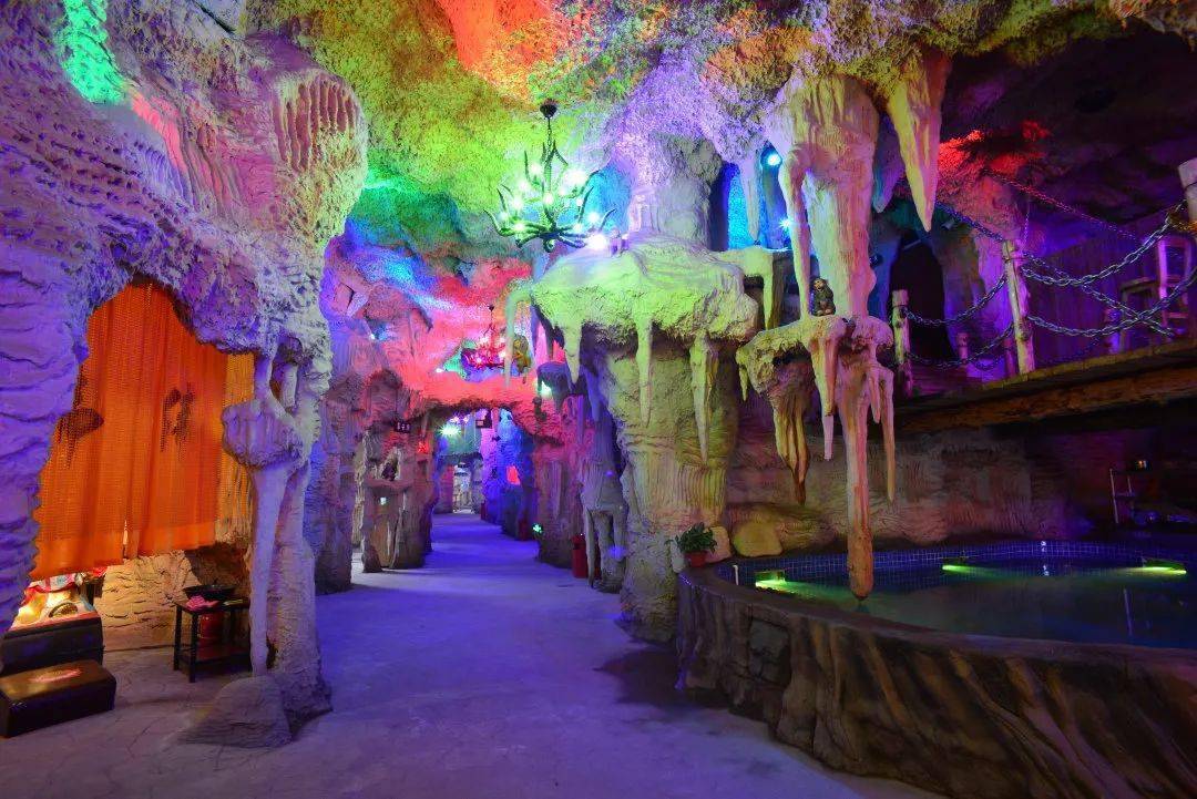 大圣快来花果山中逍遥游水帘洞内享盛宴