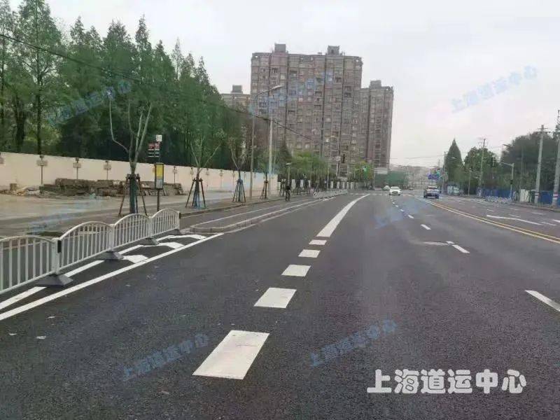 便民增設轉彎道建港灣式停靠站滬上道路這樣改造緩解擁堵