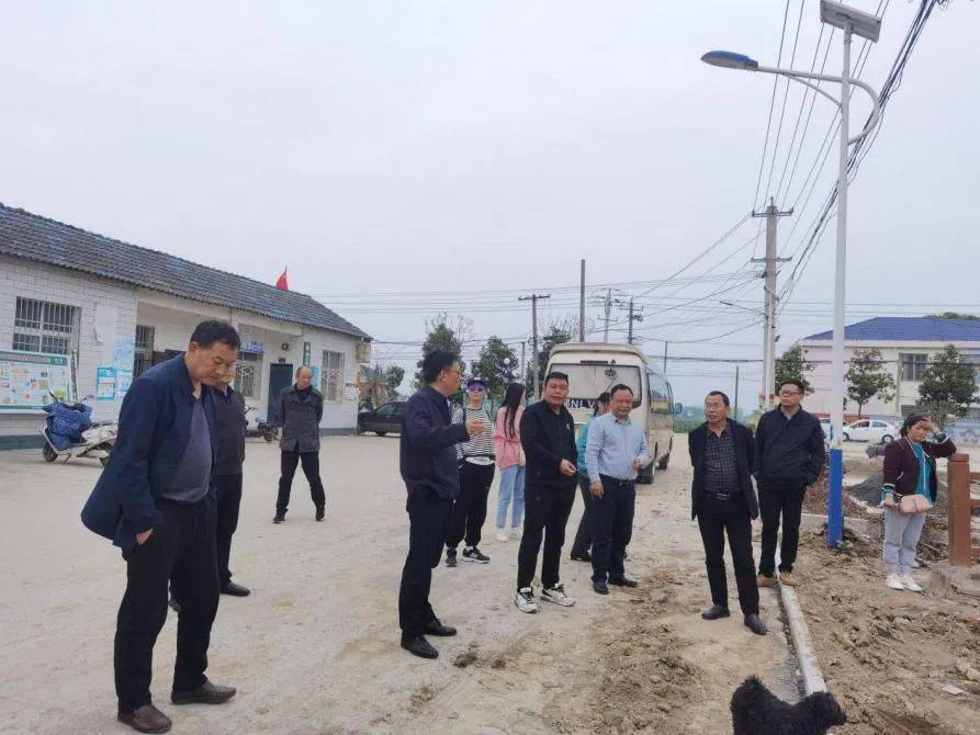 街道办事处人大工委组织辖区市人大代表,先后赴仙桃市胡场镇蔡滩村,邓