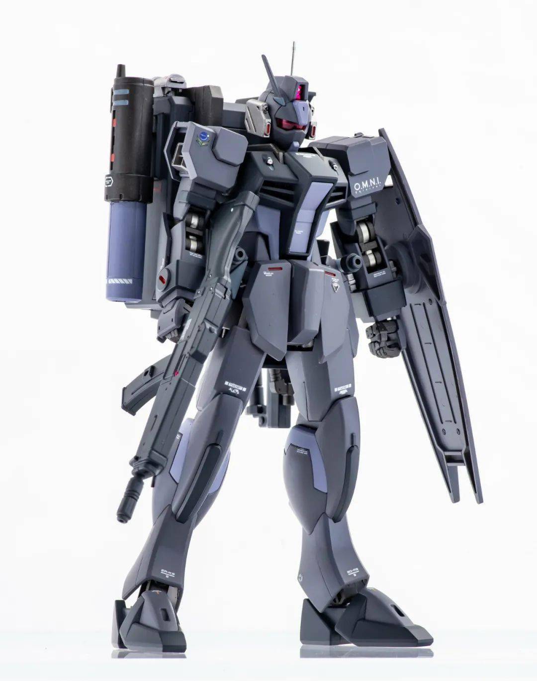 给短剑l来个陆战背包换色后效果针不戳