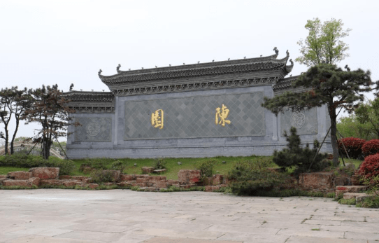 也有着不比苏州逊色的园林,在长江以北的扬州,殊不知,话说"江南园林甲