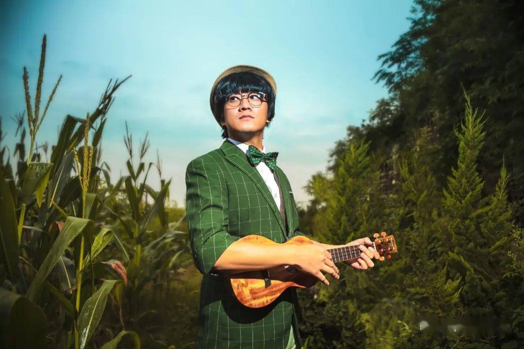 在《山河令》ost集合中王嘉诚只唱了一首《归》,「我们确实是没什么