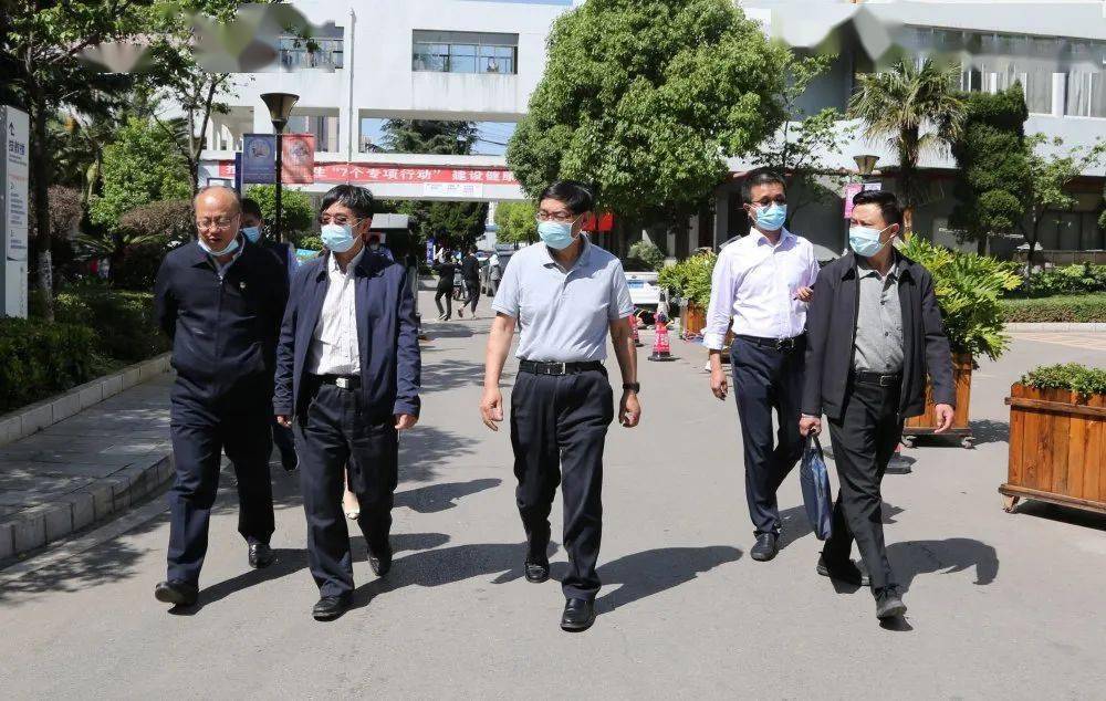 昆明医科大学党委书记尹向阳一行到第三附属医院调研指导
