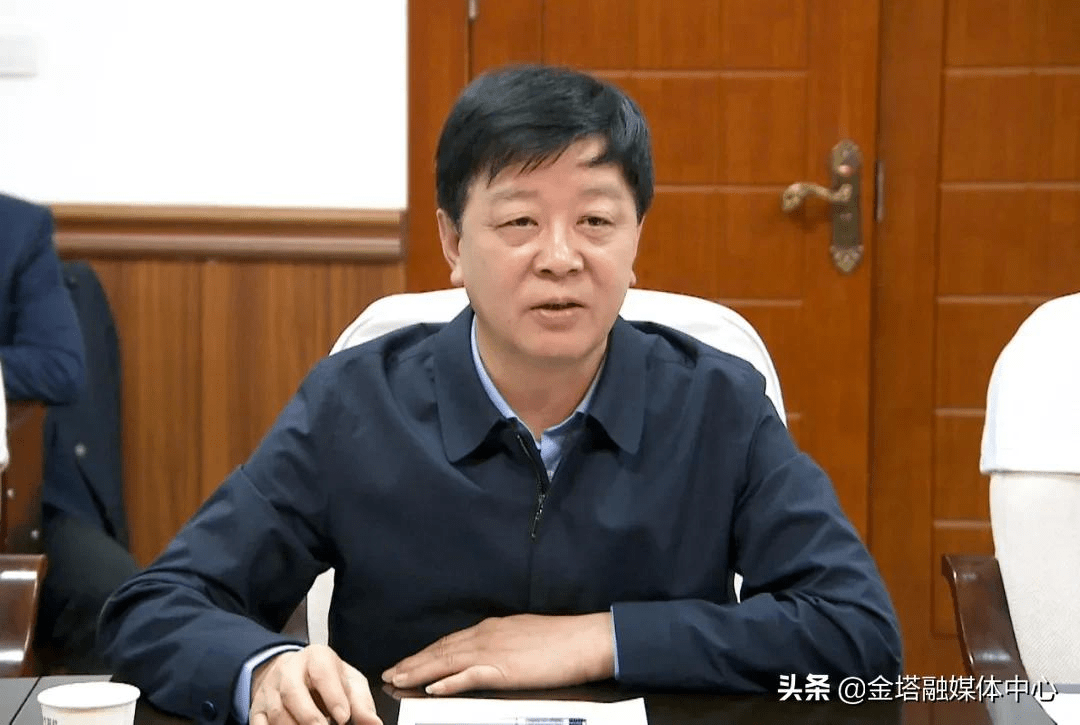 江苏常州亚玛顿股份有限公司与金塔县洽谈项目