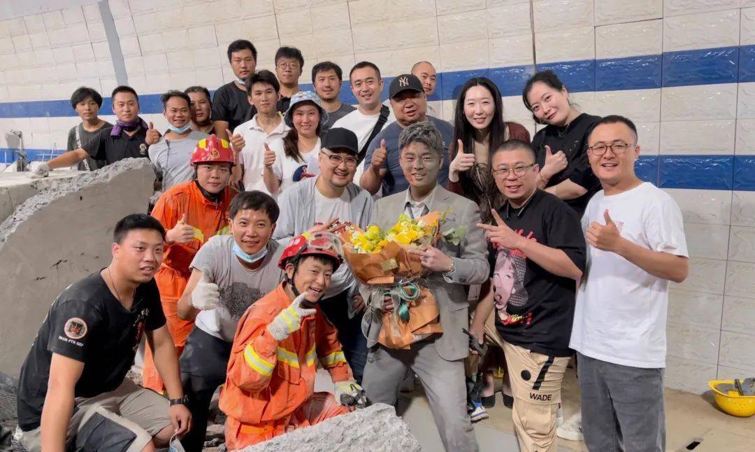 赫老板紧急营救杀青赵小飞来日再会