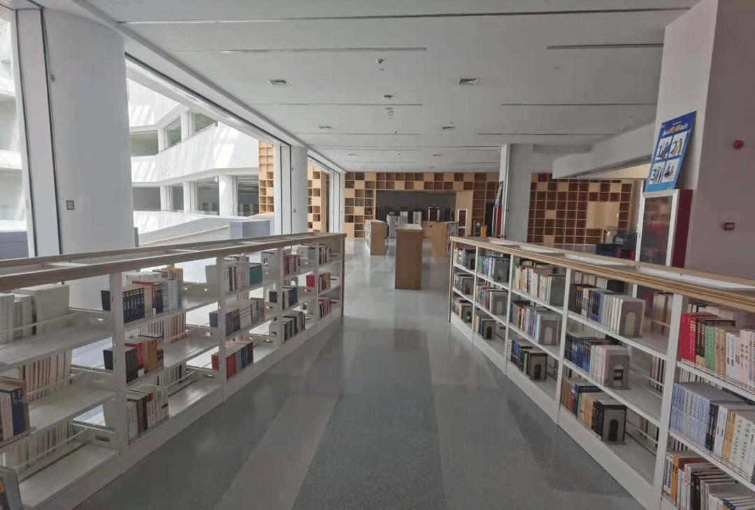 张家口学院图书馆图片