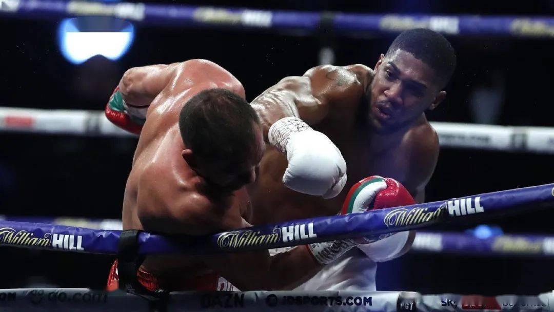 富里vs约书亚模拟结果出炉约书亚在领先的情况下遭富里逆转