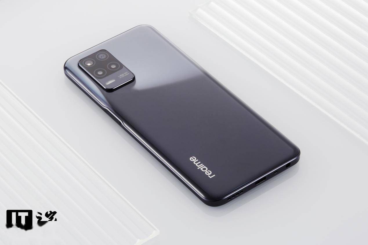 5000mah大电池也可以很轻薄realme真我v13评测