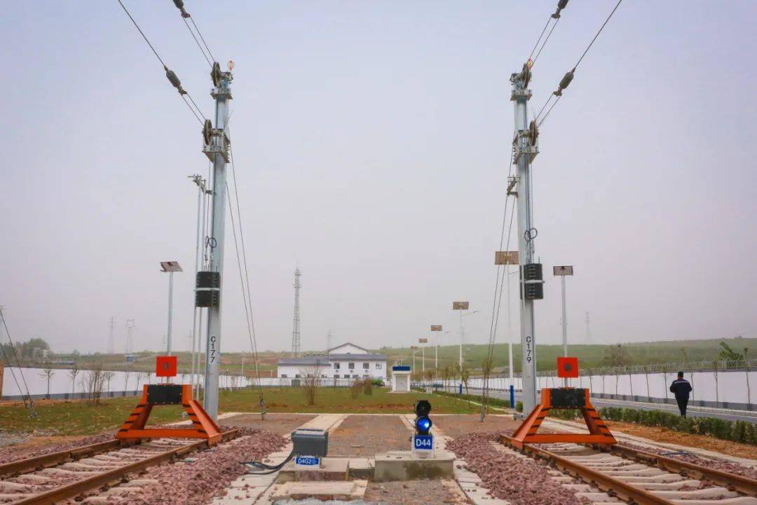 洛阳动车组存车场正式投入使用