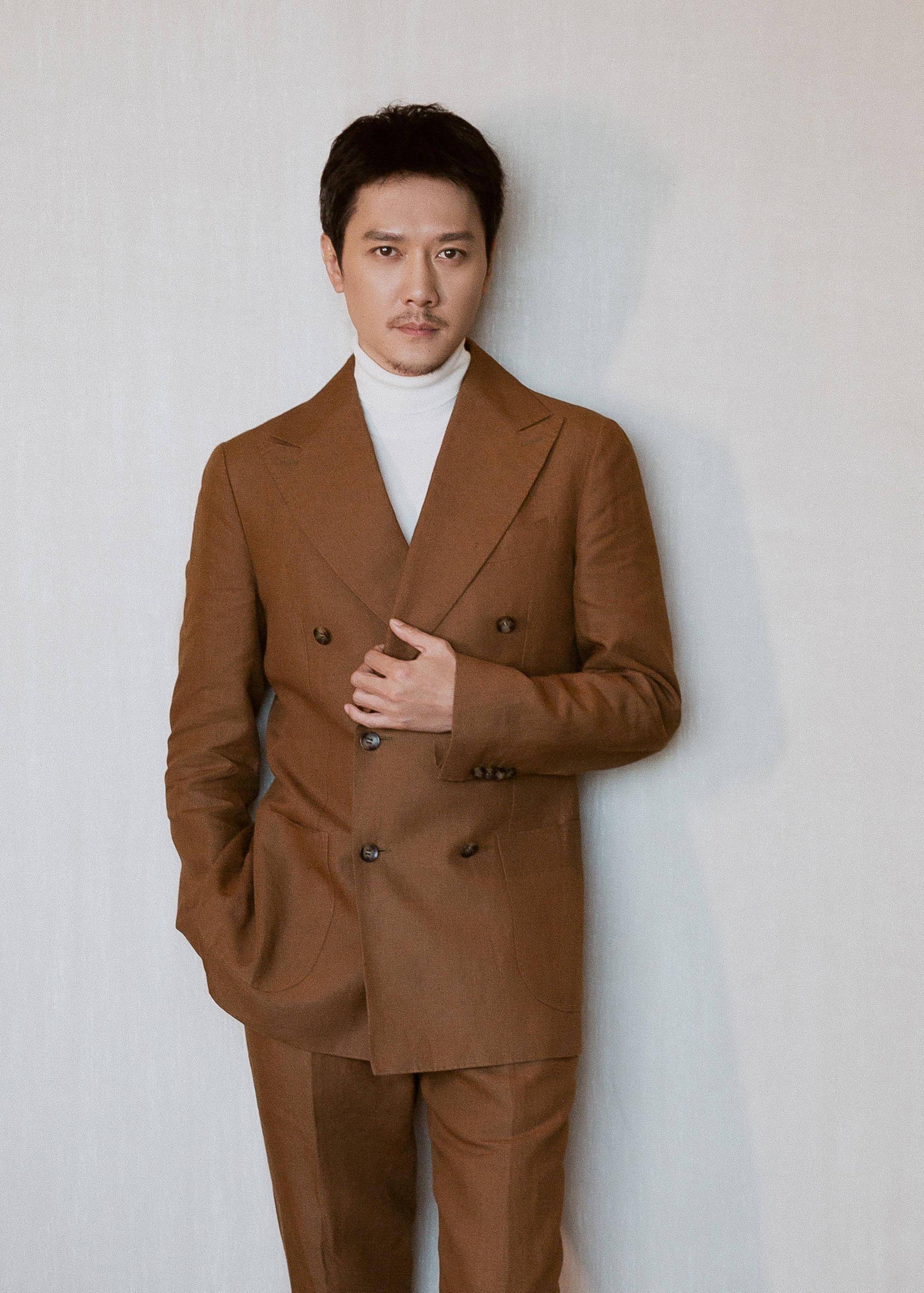 冯绍峰赵丽颖官宣离婚!像他这样40多岁的男人想变时尚,很难吗?