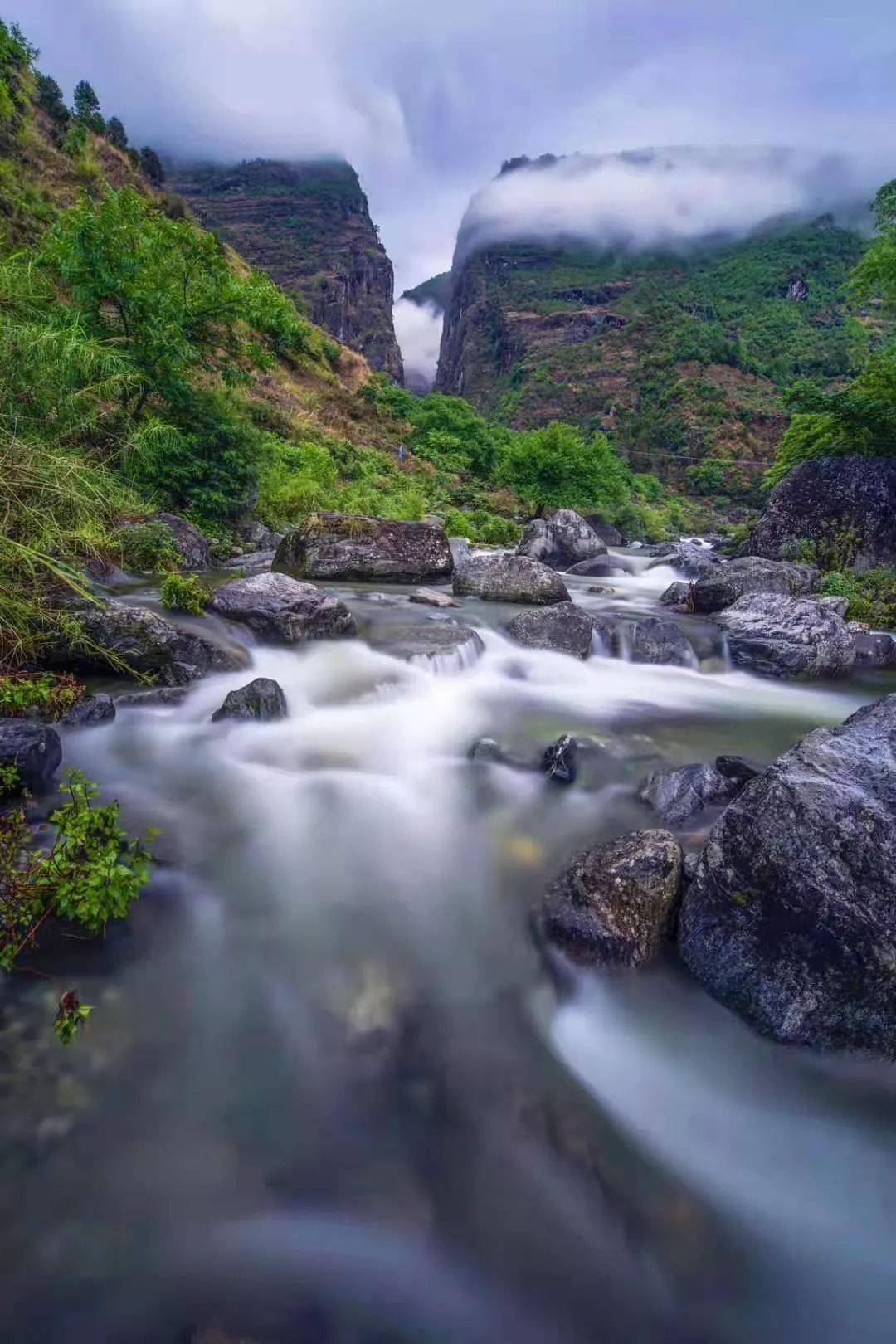 云上山村,高空栈道……苍山大峡谷石门关三月街"大放价"