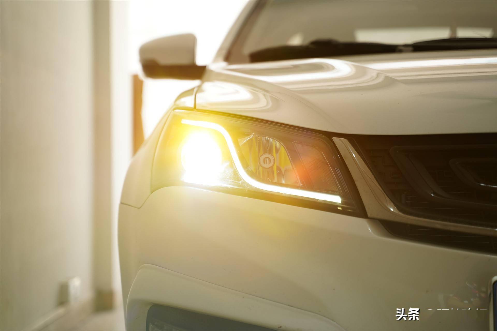 吉利帝豪车灯升级案例详解 那种改灯方案更适合你 看到最后 透镜
