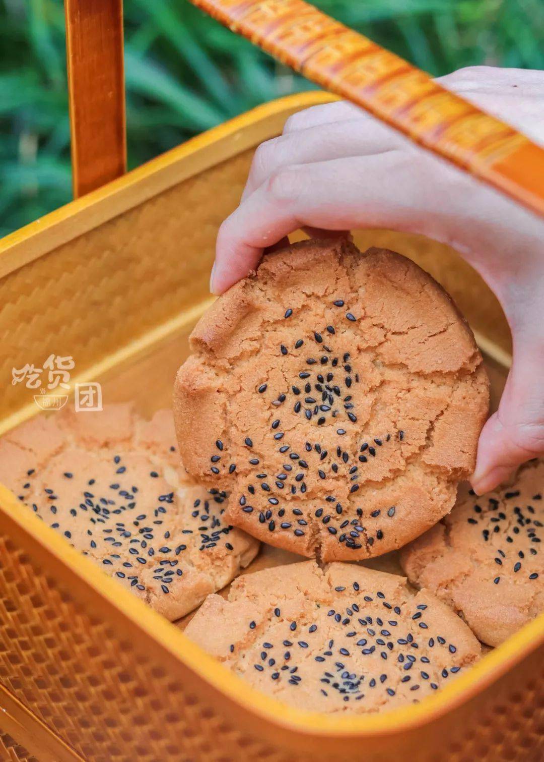 主打中式糕点,凭借古代皇帝钦点的宫廷糕点——桃酥,成为店内的实力