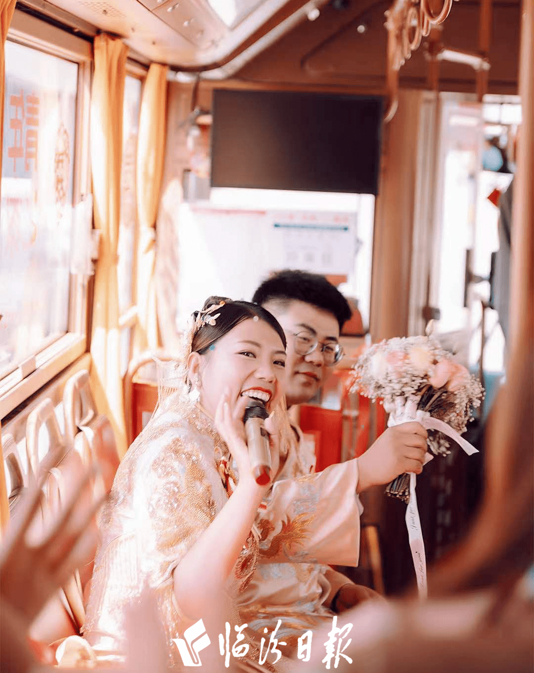 好朋友在一起热热闹闹她一直期望的婚礼新娘薛楠楠表示感谢对于网友们