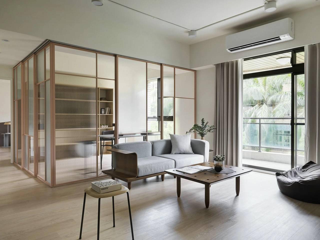 小舍得里育儿观如何姑且不论光看剧中玻璃隔断就深得我心