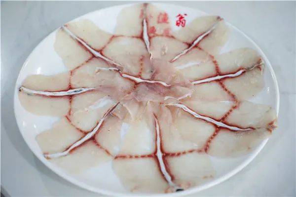 醉鱼翁长寿鱼原价177元的4人套餐,秒杀价98元(三店通用)