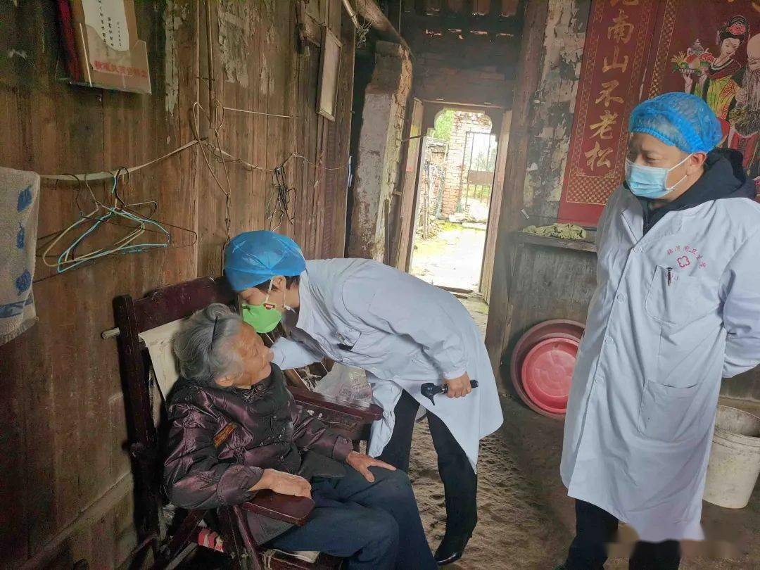 张湾街道:为烈士家属送医上门_张柳英
