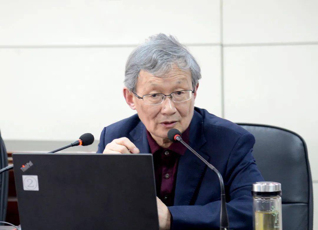 语文教育家余映潮莅临语文报社作专题讲座