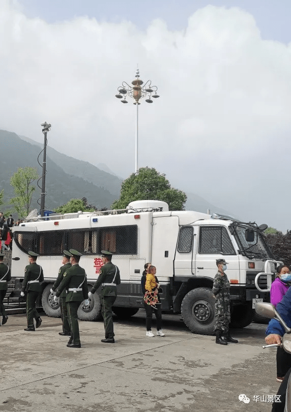 今天农历三月十五来逛华山古庙会体验当地传统民俗