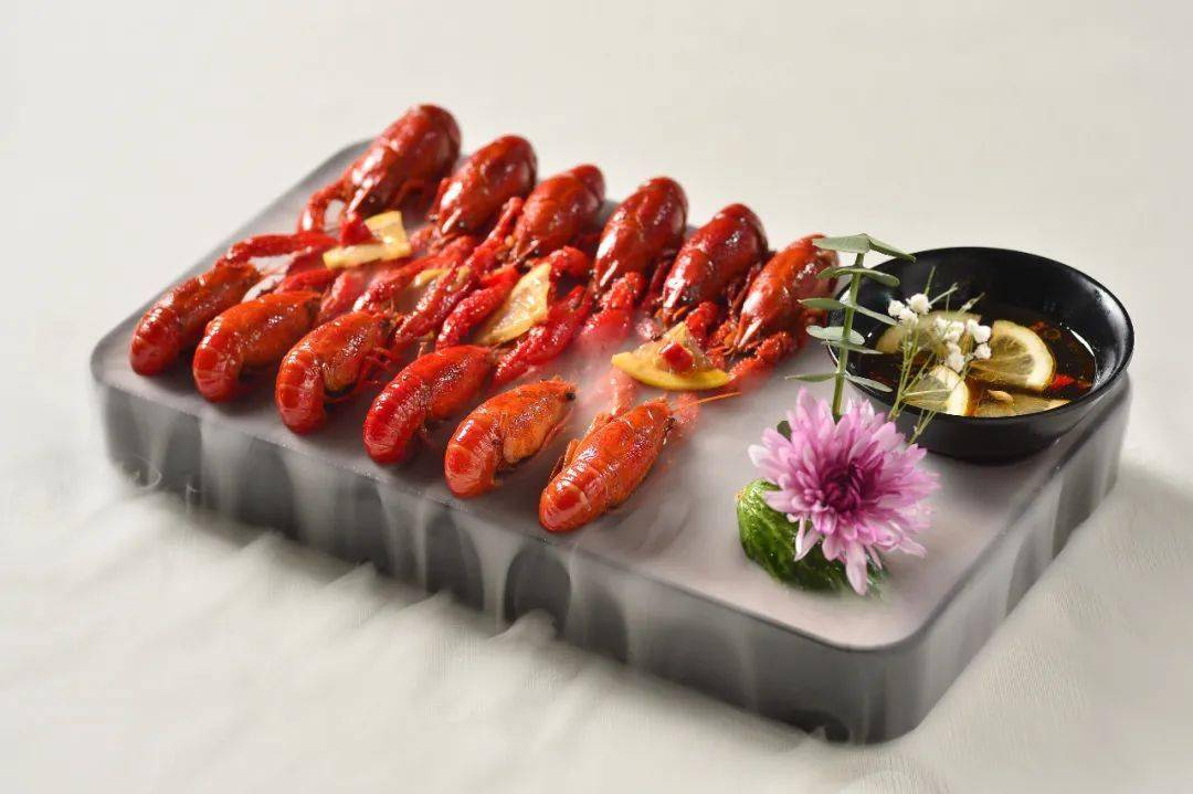 龙虾届扛把子『肥肥虾庄』请你免费吃!