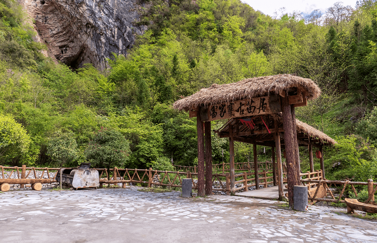 "月月喜相逢"   篝火晚会,明天相约青水镇,看直播点进来~_镇巴县