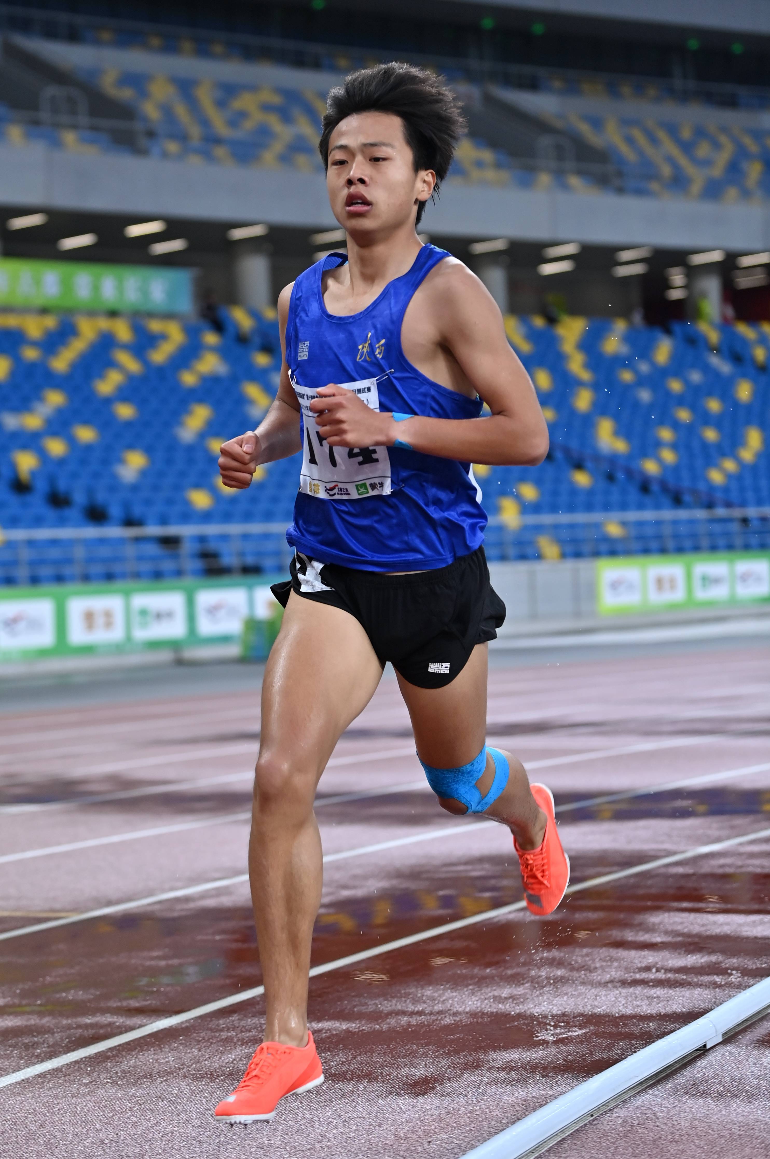 田径——全运会田径测试赛:男子组1500米赛况