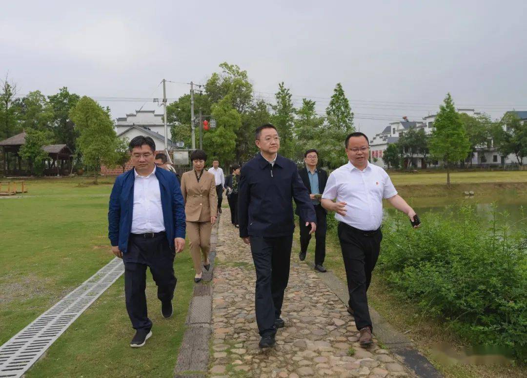 市委书记史文斌在横峰县调研