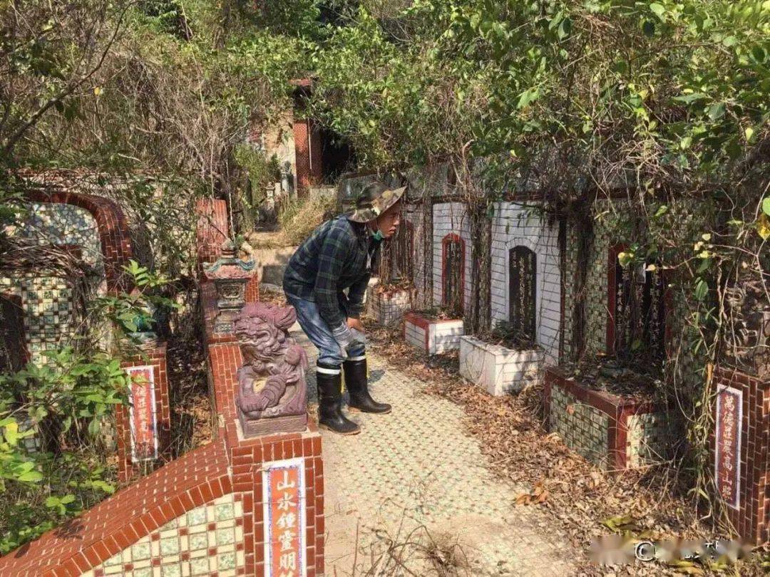 为了搜集信息,刘德文跑遍了台湾所有的军人公墓以及乱葬岗