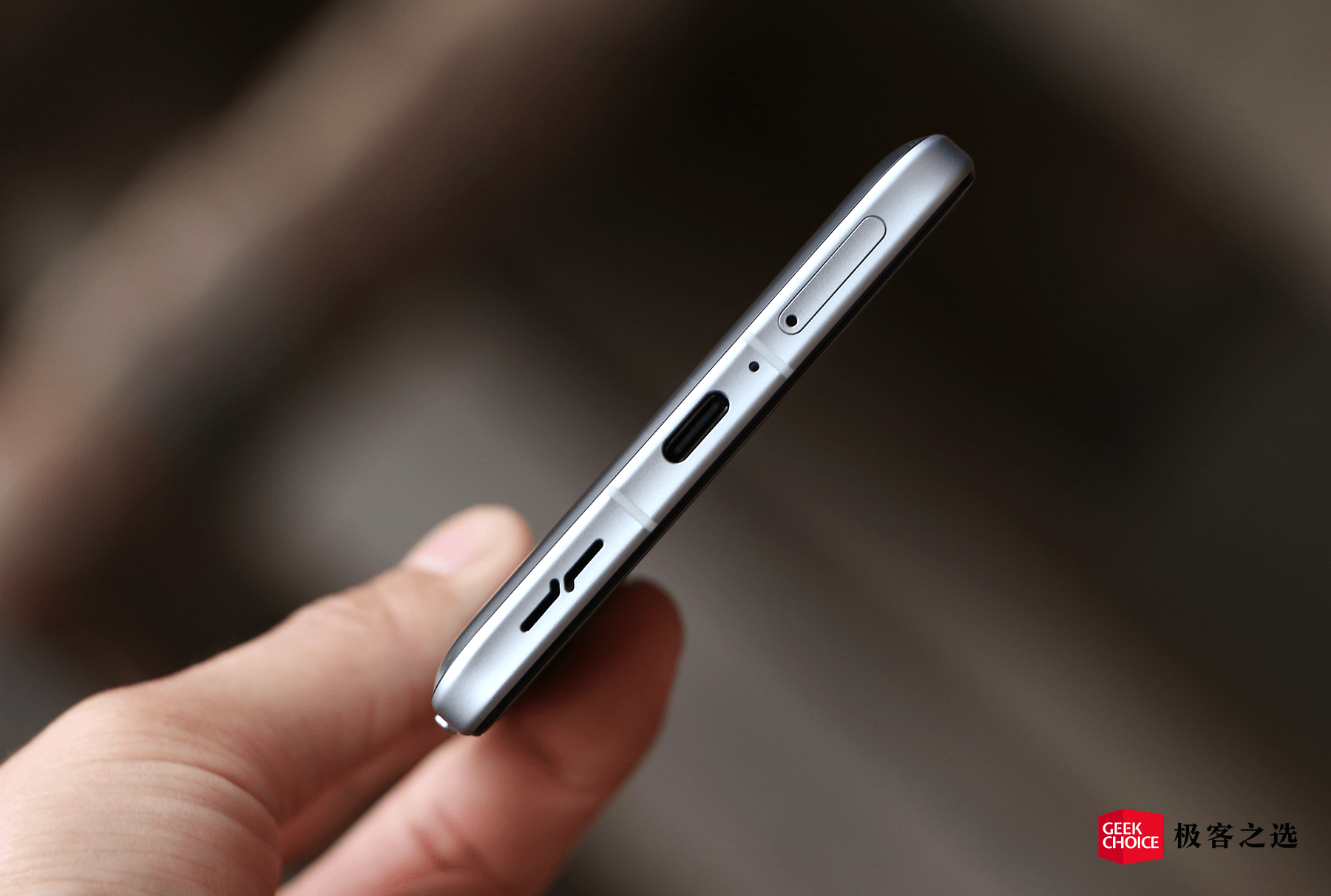 redmik40游戏增强版评测1999元起售年轻人的第一台游戏手机